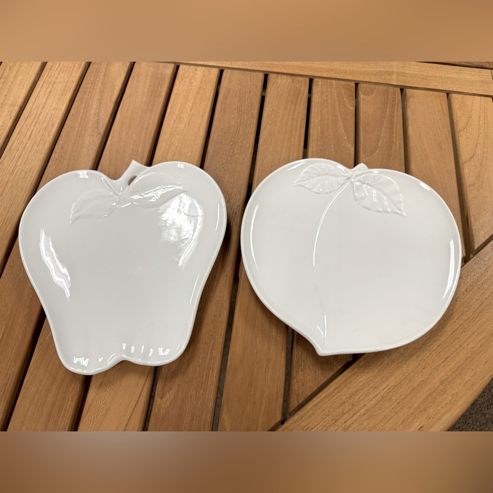 Mikasa summer fruit plates . Peaches and Apple.  Two for $15
